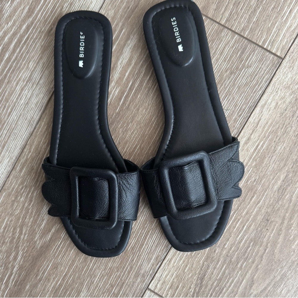 Birdies Black Sandals with Wide Strap and Buckle
